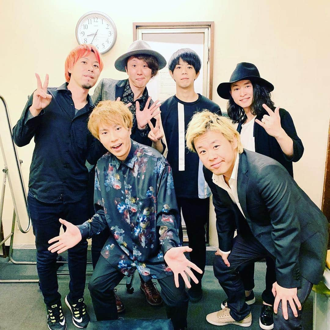 大知正紘さんのインスタグラム写真 - (大知正紘Instagram)「先日は後輩TO-YAの誕生日ワンマンにゲスト出演してきました！素晴らしい才能を持ってる後輩がいる事が嬉しいですね！  俺もまだまだ進化し続けていきますぞ！」11月29日 15時29分 - oochimasahiro