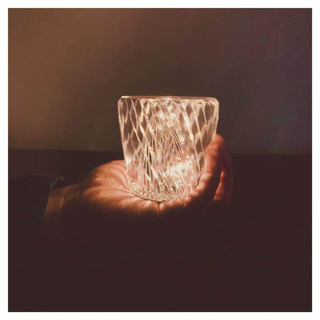 鎌田大祐（かまだだいすけ）さんのインスタグラム写真 - (鎌田大祐（かまだだいすけ）Instagram)「社員の子から一ヶ月早いバースデープレゼントにクリスタルテーブルランプもらった💡 ・・ #ambientec #キャンドル #xtal #candle #鎌田大祐」11月29日 15時40分 - daisukekamada_official