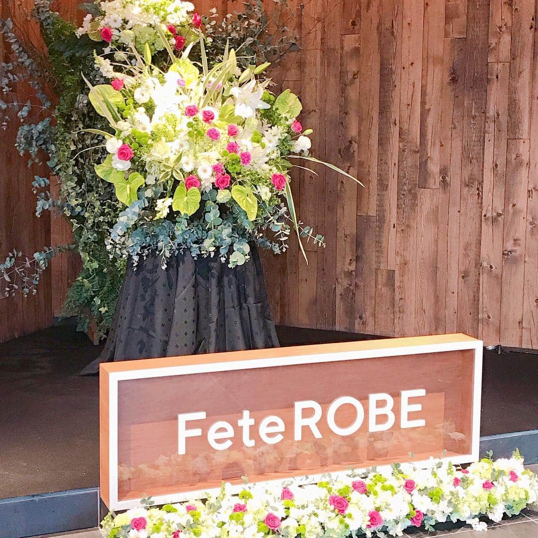 橘珠里さんのインスタグラム写真 - (橘珠里Instagram)「新ブランド #FeteROBE ( #フェテローブ @feterobe )さんの 展示会におじゃまして来ました👗✨ ⠀ ⠀ セレモニーからパーティーまで、 フォーマルなシーンで女性が美しく輝ける✨パーティードレスが揃ったブランドです✨ ⠀ ⠀ 私はピンクがかわいいドレスを 試着させていただきました🥰💕 ⠀ ⠀ どのアイテムも上品で大人っぽく、 ただどこか他と違うおしゃれなデザインで、洗練された雰囲気がありました✨ ⠀ ⠀ こんなにかわいいドレスをたくさん見てしまうと、シャイな私でも、 何かパーティの予定はなかったかしら?? と急に出かけたい気分になりました笑👗✨🎄 *⑅︎୨୧┈︎┈︎┈︎┈︎┈︎┈︎┈┈︎┈︎┈︎┈︎┈︎୨୧⑅︎* #オンワード樫山 #新ブランド #パーティードレス #パーティドレス #パーティーコーデ #パーティコーデ #二次会ドレス #二次会コーデ  #二次会ワンピース #レディースファッション #お呼ばれコーデ #お呼ばれドレス #お呼ばれワンピ #お呼ばれワンピース #セレモニードレス #セレモニーコーデ #セレモニーワンピース #クリスマスコーデ #大人かわいい #大人かわいいコーデ #ピンクドレス #ピンクワンピース #展示会 #dress #outfit #onward #partydress #japanesefashion」11月29日 16時29分 - jurinu