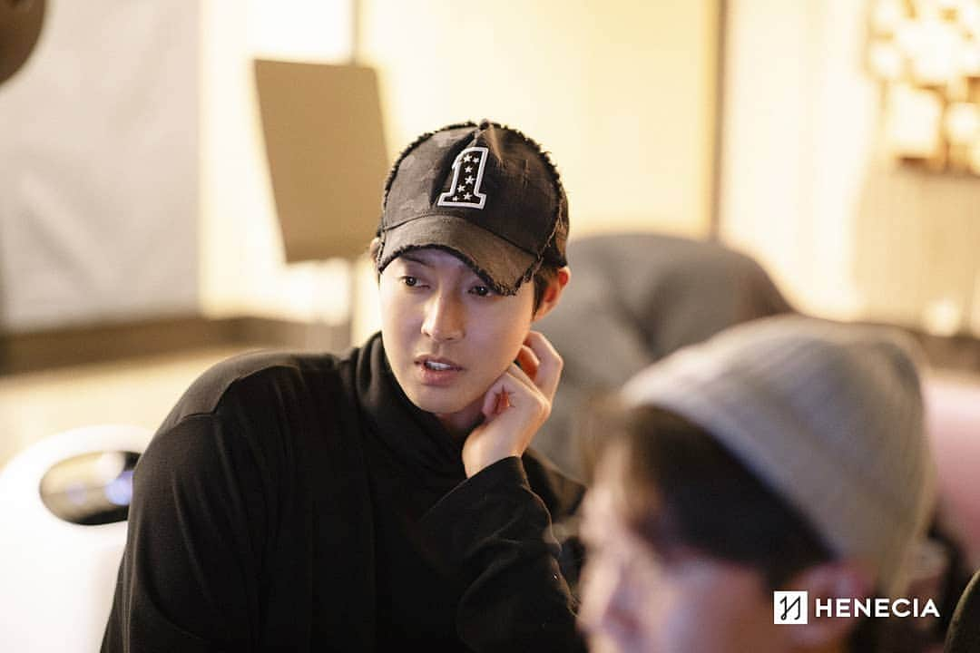 キム・ヒョンジュンさんのインスタグラム写真 - (キム・ヒョンジュンInstagram)「곡 작업중.  #KIMHYUNJOONG  #김현중」11月29日 19時42分 - hyunjoong860606