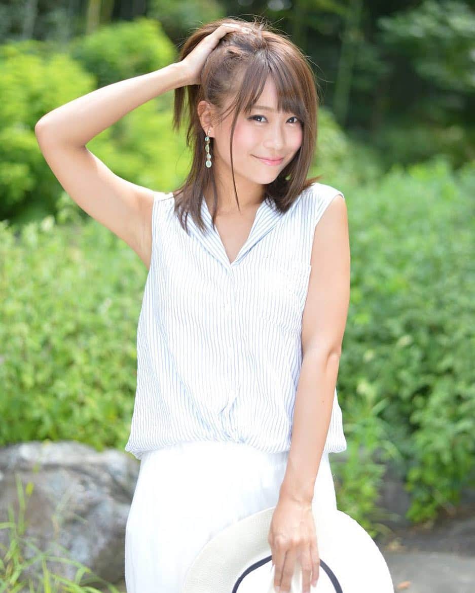 のインスタグラム：「「おやすみ☺️💓」 #ファインダー越しの私の世界  #code #撮影  #codenate  #カメラ #ポートレート #グラビア #モデル #タレント #グラドル #ロケ」