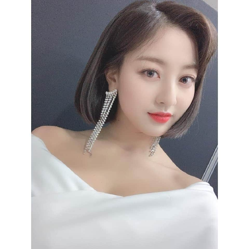 TWICEさんのインスタグラム写真 - (TWICEInstagram)「어제 AAA에서 멋진상들 받게 해줘서 고마워요 앞으로 어떻게든 더 멋진 무대 위의 모습들만 보여줄게요 💜 오늘두 수고했어요! 잘자요🌙」11月30日 0時56分 - twicetagram