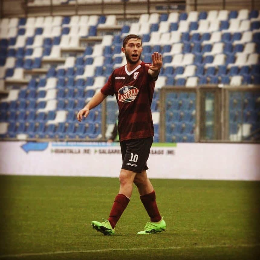 ジャニス・キャバニャさんのインスタグラム写真 - (ジャニス・キャバニャInstagram)「‼️COUNTDOWN‼️ #derbyweek #derby #reggiana #forzaregia #football #keepcalm #10」11月30日 2時54分 - janiscavagna