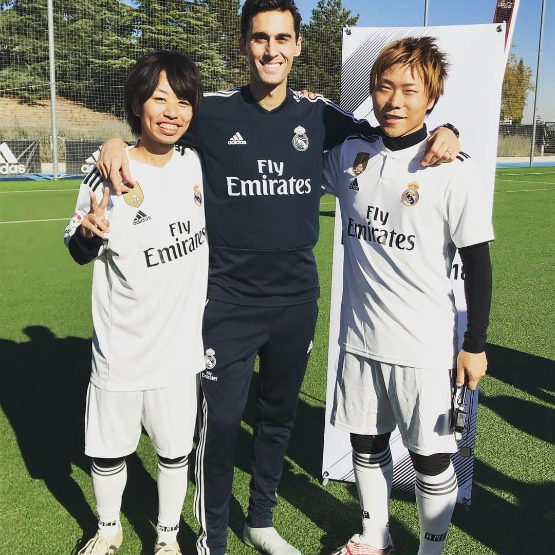 AJ UNITEDのインスタグラム：「レアルの練習場でサッカーをしてきました！！ I have been playing soccer in Real Madrid's practice place!」