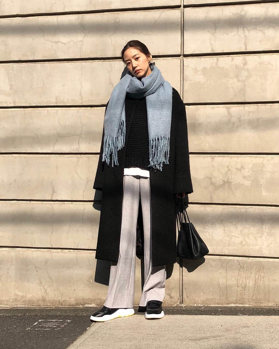 MOUSSY SNAPさんのインスタグラム写真 - (MOUSSY SNAPInstagram)「#MOUSSYSNAP @sasakishihomsy /168cm MOUSSY assistant designer  BOUCLE STOLE(010BAH50-6310) COLLARLESS FUZZY COAT(010BAS30-7730) SW WIDE TAPE SNEAKERS(010BAA52-7110)  #MOUSSYSTUDIOWEAR #WSM #MOUSSY」11月30日 13時46分 - moussysnap