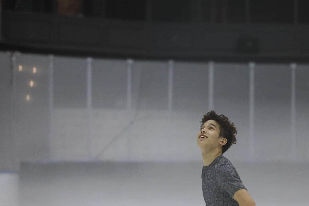 周凱翔のインスタグラム：「Caption?😊 Credit📸: @annicelyn  #figureskater #teamMAS」