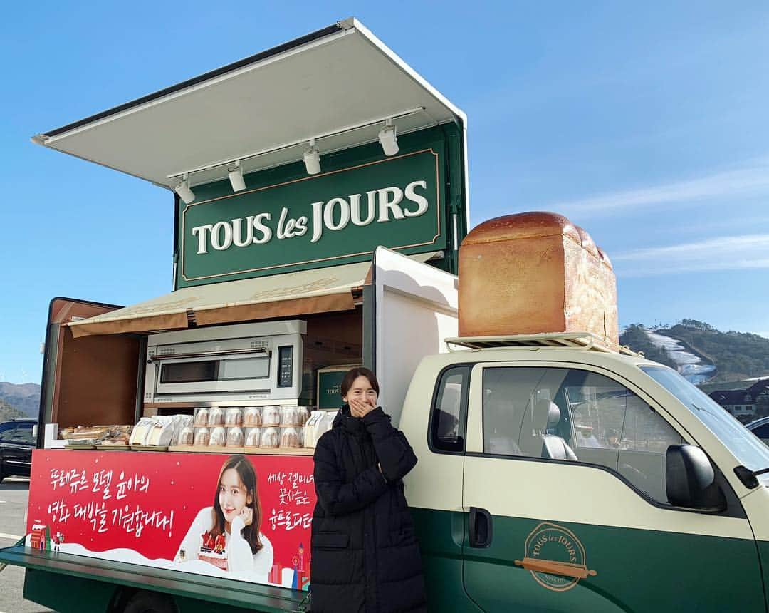 ユナさんのインスタグラム写真 - (ユナInstagram)「빵차🍞🍰🍪🥐🥖 어떻게 다 맛있을수있나요😍 넘 행복합니다 💚 #감동했어요  #영화 #엑시트 #융스타그램」11月30日 17時09分 - yoona__lim