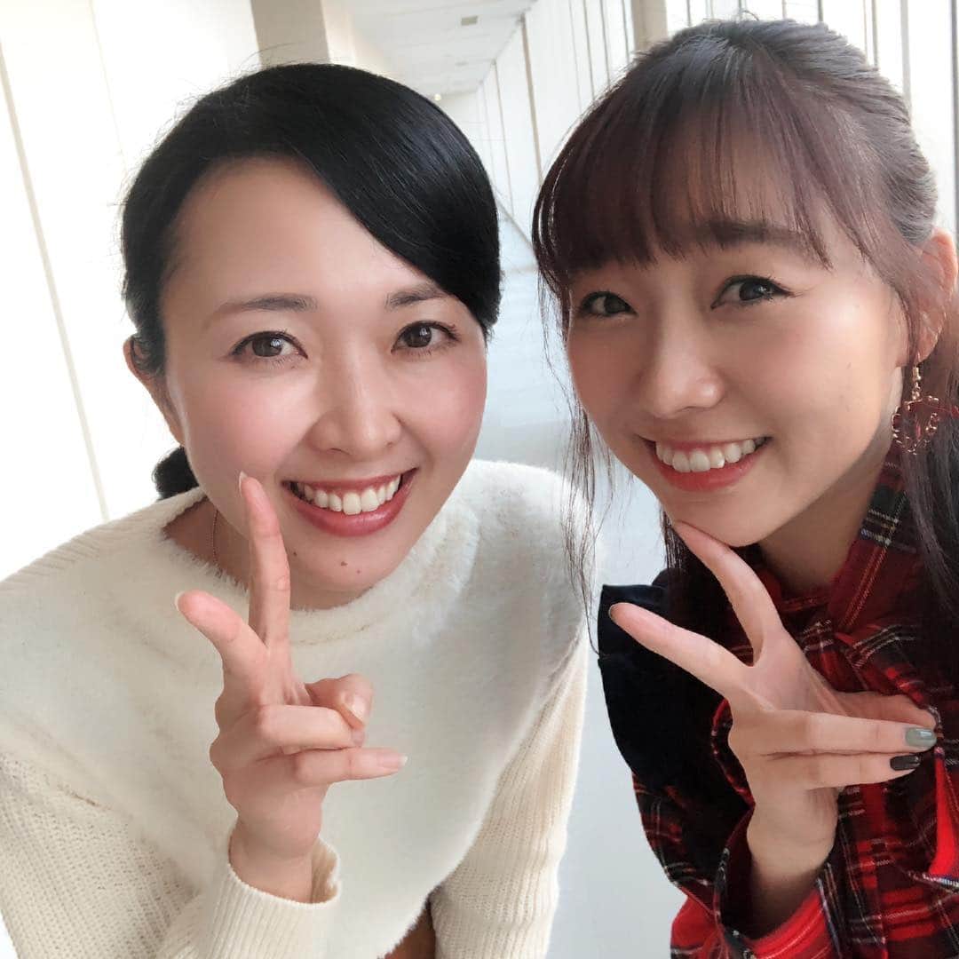 須田亜香里さんのインスタグラム写真 - (須田亜香里Instagram)「2018年11月29日(木) 今回の全身写真は裕二さんと！ @karaage_satou  徳ちゃんが撮ってくれました♪ 生放送後、名古屋でロケしていたら、たまたま出会った奥様が今日のお洋服可愛かったよ！って言ってくれた☺️ #ドデスカ #コーディネート #赤チェック #ジャンパースカート」11月30日 19時02分 - akarisuda