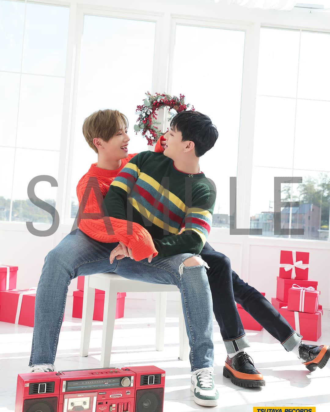 U-KISSさんのインスタグラム写真 - (U-KISSInstagram)「U-KISS 8th AL「Glory」の各種購入特典の絵柄が決定いたしました！ ☆TSUTAYA RECORDオリジナル特典☆ 生写真 ※全7種のうちランダムで1種  #ukiss #Glory #TSUTAYA #クリスマスソング」11月30日 19時21分 - ukiss_japanofficial