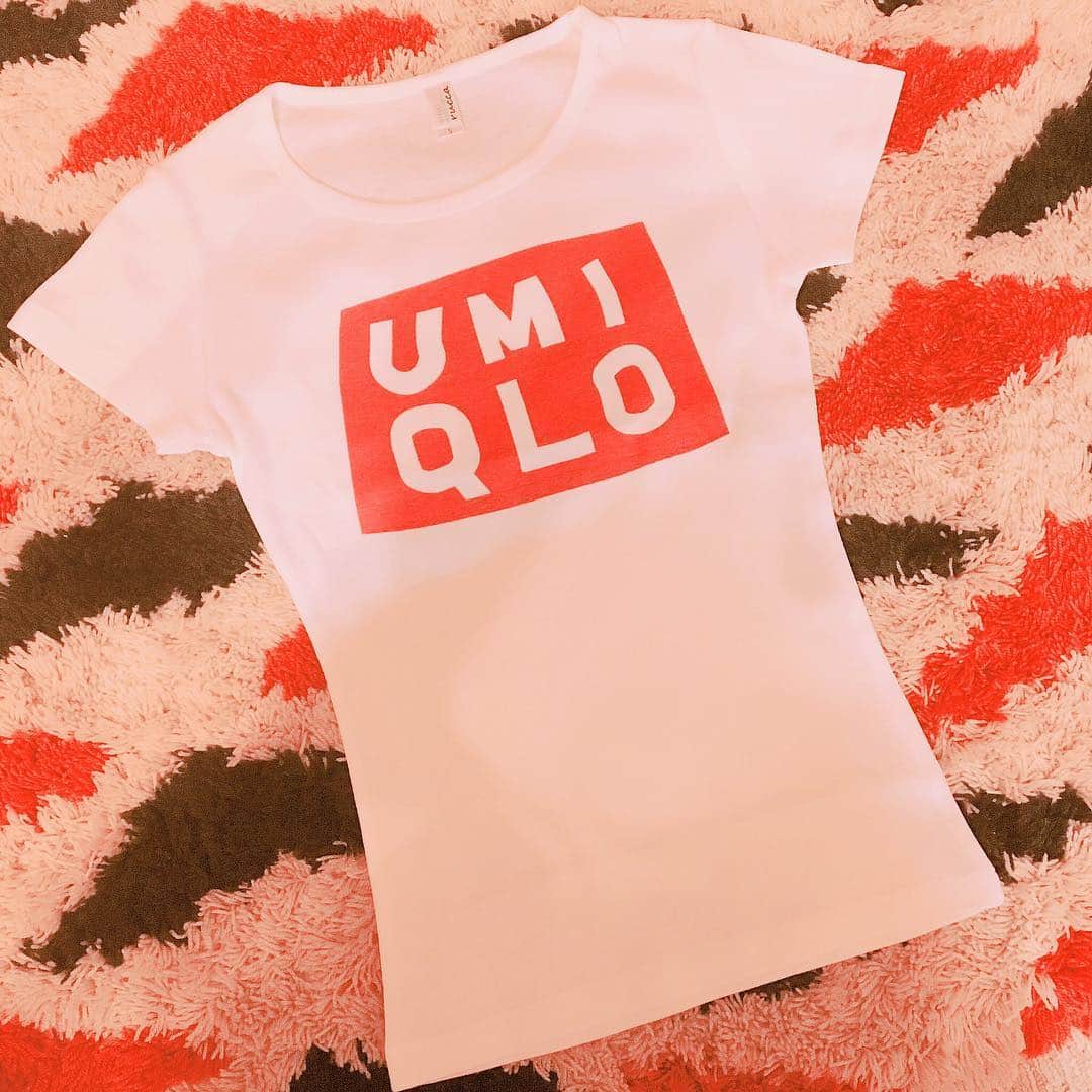 榎本麗美さんのインスタグラム写真 - (榎本麗美Instagram)「✴︎ 1番好きな漫画は『GANTZ』で、 奥浩哉さんの描く女の子が大好きすぎるのですが、今回のパピコも超絶かわいい♡♡ので、 パピコの着ている 「UMIQLO Tシャツ」を買ってしまったー！笑 さて、どこで着るんだ、私。 そして秀逸なのが、既に文字が歪んでいる！！！ #GIGANT #ギガント #奥浩哉  #パピコ #ギガスタ #漫画 #コミック #GANTZ #最近Twitterの方が先に載せています」11月30日 19時58分 - enomotoremi