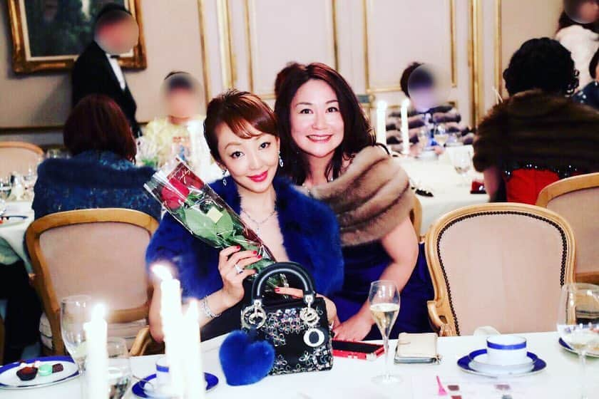 神田うのさんのインスタグラム写真 - (神田うのInstagram)「トゥールダルジャンにてCHIE IMAIブランドのクローズドパーティー✨ 仲良しの由美子さん💕のバースデーをサプライズでお祝いしたり素敵なひと時でした🥰 #chieimai #トゥールダルジャン東京 #ホテルニューオータニ東京 #party #パーティー #サプライズバースデー #神田うの #unokanda #バースデー #birthday #おめでとう」11月30日 20時02分 - unokandaofficial