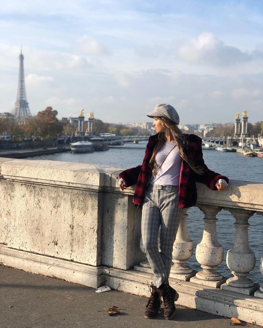 のインスタグラム：「The sun is back ☀️🇫🇷 #Paris #sun #sunnyday #pont #toureiffel」