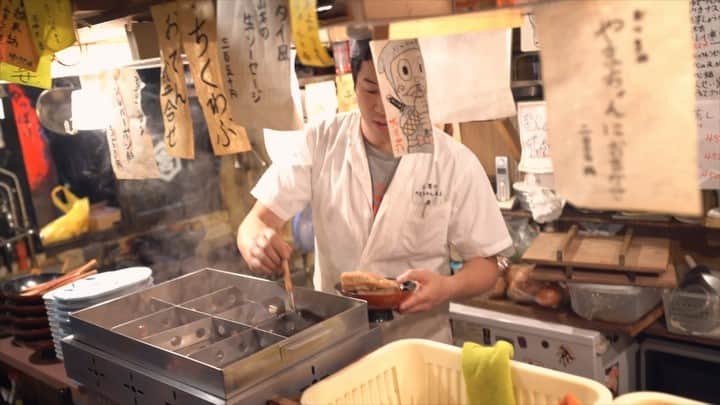 サイモンとマルティナのインスタグラム：「New video up now 🚨 It’s an Ode to Oden 🍢 the warming Japanese winter food 🥶」