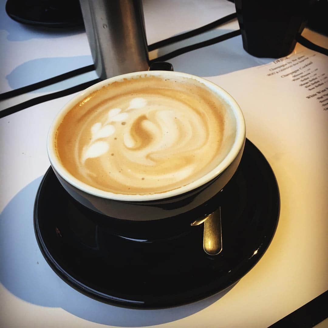 中山絵梨奈のインスタグラム：「#latte」