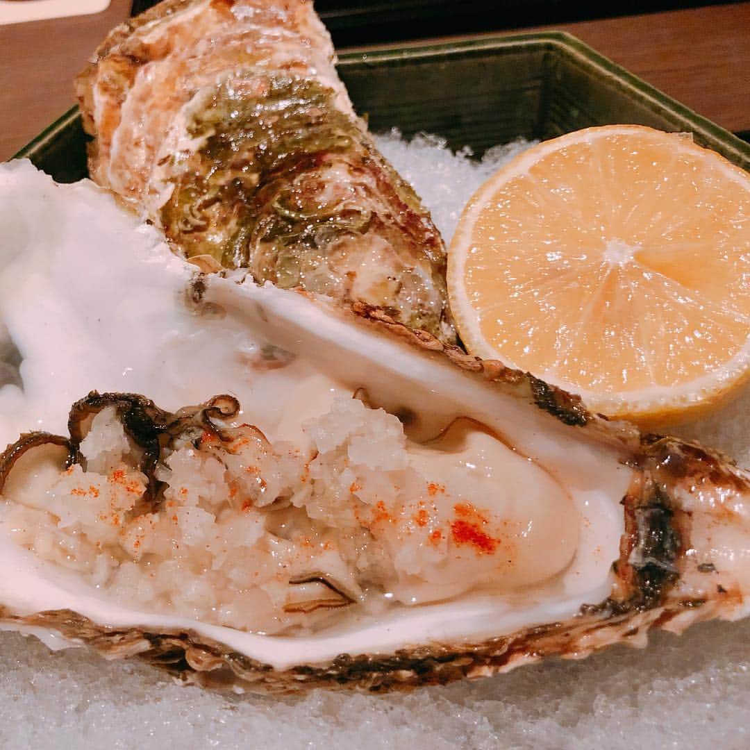 菊地亜美さんのインスタグラム写真 - (菊地亜美Instagram)「もはや一周回って ありのままでiPhoneの通常カメラ📸🔥🤣🤣 私のクマもシワもそのままだしん😝 忘年会で美味しいもの食べに🥺🧡 #ライラップ」12月29日 20時49分 - amikikuchi0905