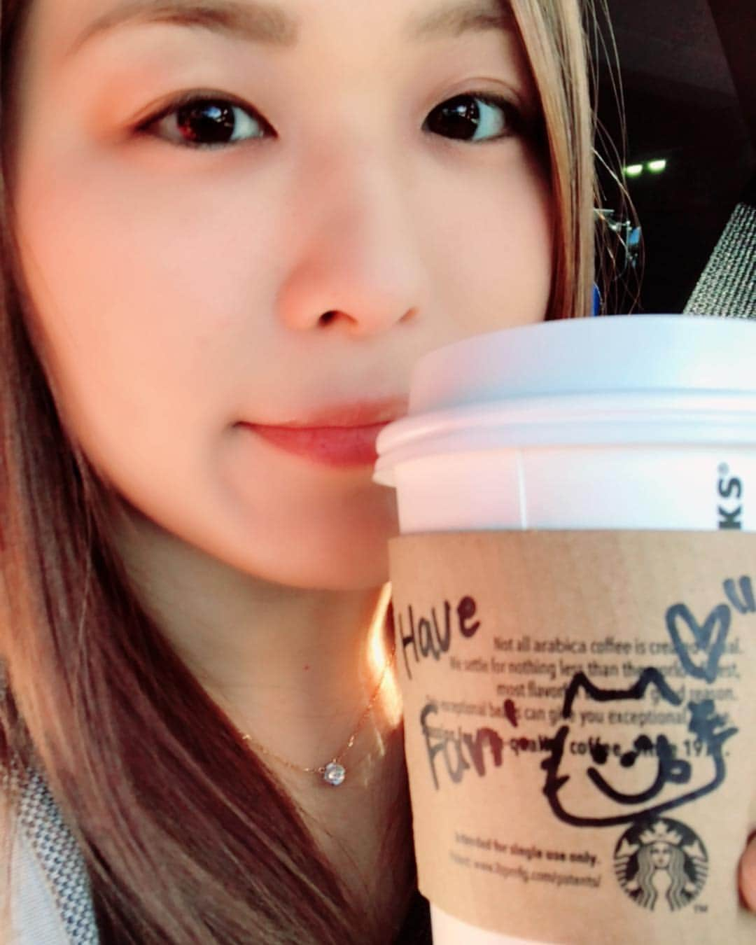 紫雷イオさんのインスタグラム写真 - (紫雷イオInstagram)「日本のスタバはやっぱりステキ💕 #japan #starbucks #drive」12月29日 22時37分 - iyo_sky