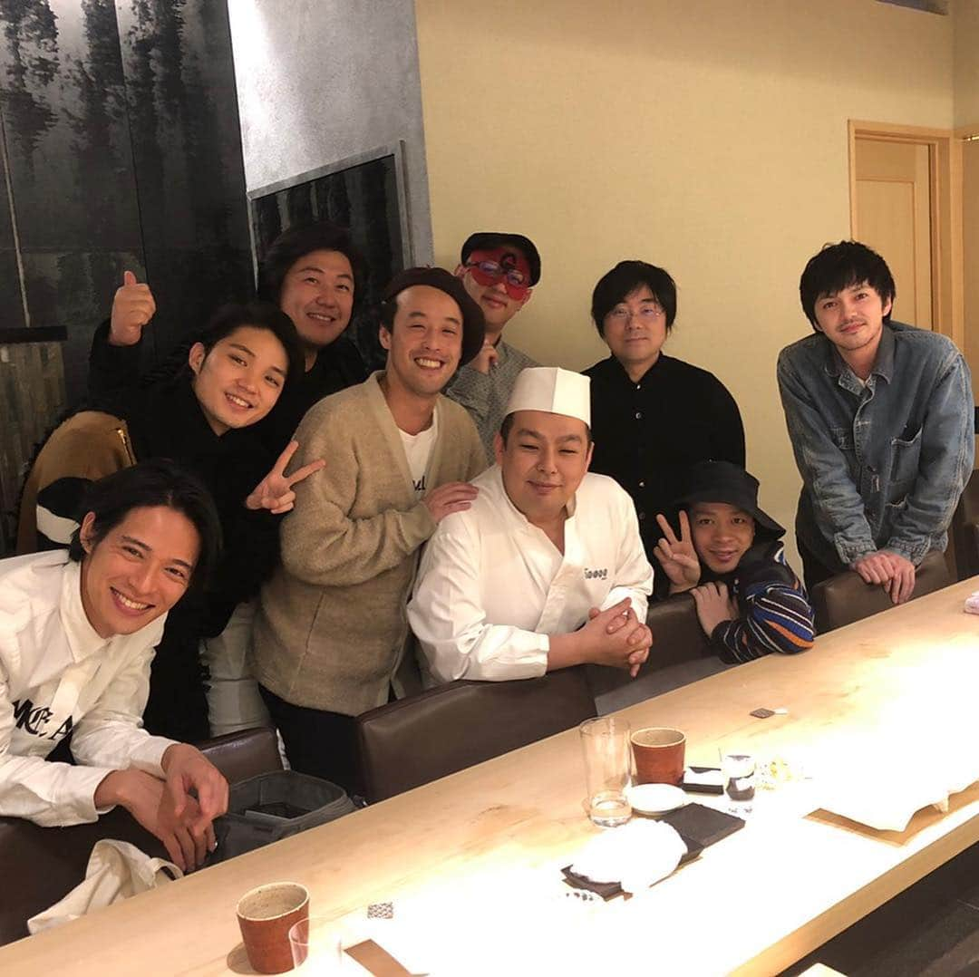 久保裕丈さんのインスタグラム写真 - (久保裕丈Instagram)「素敵な忘年会☺️ お誘いいただいたやついさんありがとうございました！ そして、 @iidanobutaka さんにいただいた、 #五星三心占い は年末年始に熟読します！2018年は、年初に飯田さんに言われたそのままに、仕事は順調なものの、健康運はドン底の一年でした、、、来年は少しは良くなるみたい笑 #忘年会 #2018 #2019」12月29日 23時55分 - hirotakekubo