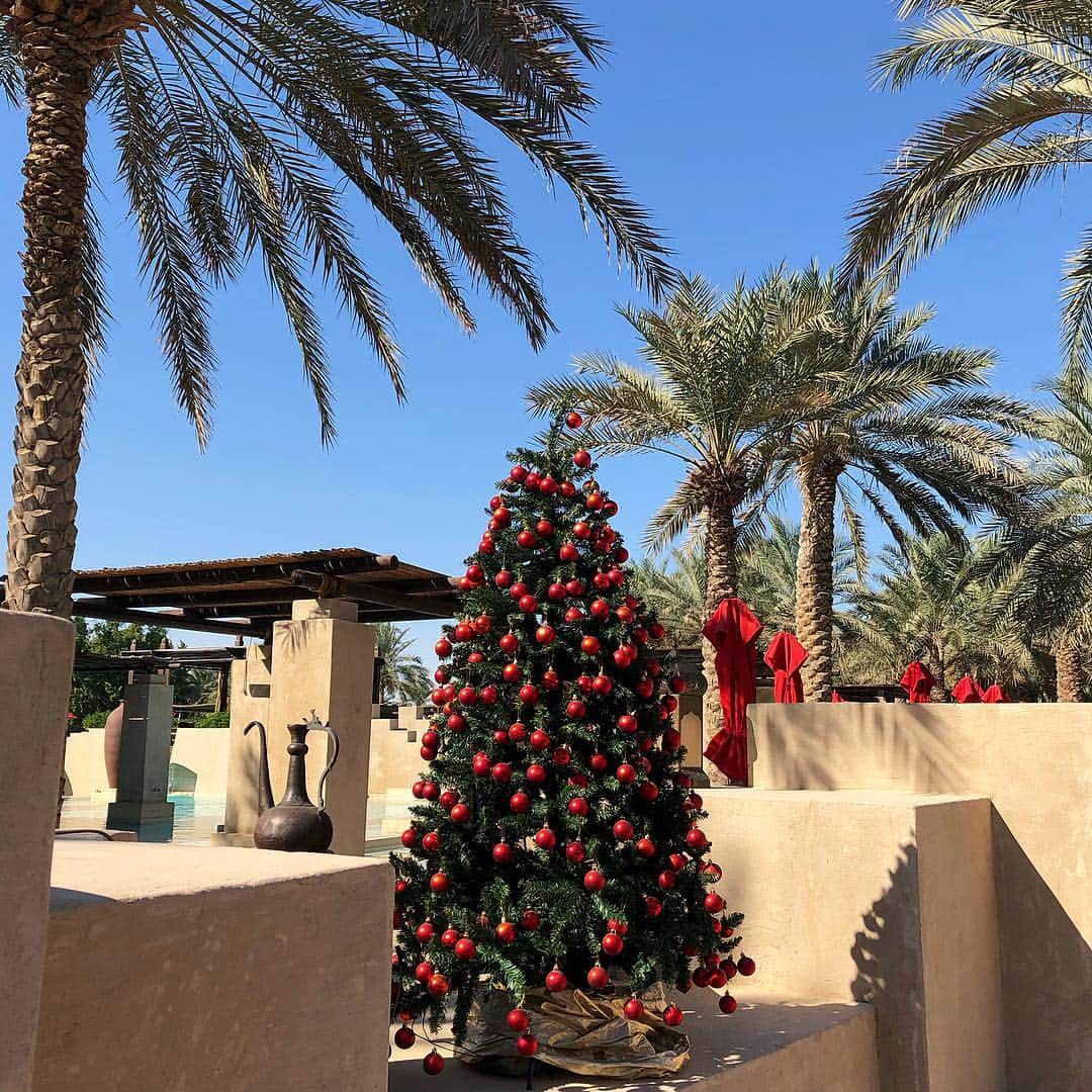 藤川沙弥のインスタグラム：「Christmas night🎄☀️🌴﻿ ﻿ ﻿ ﻿ ﻿ ﻿ ﻿﻿ ﻿﻿ #ドバイ女子旅#VisitDubai﻿﻿﻿﻿﻿﻿﻿﻿﻿﻿﻿﻿ #Emirates#IACEトラベル﻿﻿﻿﻿﻿﻿﻿﻿﻿﻿﻿ #ドバイ#saya_dubai﻿﻿﻿﻿﻿﻿﻿﻿﻿﻿﻿ #sayapi_travel#ドバイ旅行﻿#砂漠﻿﻿」