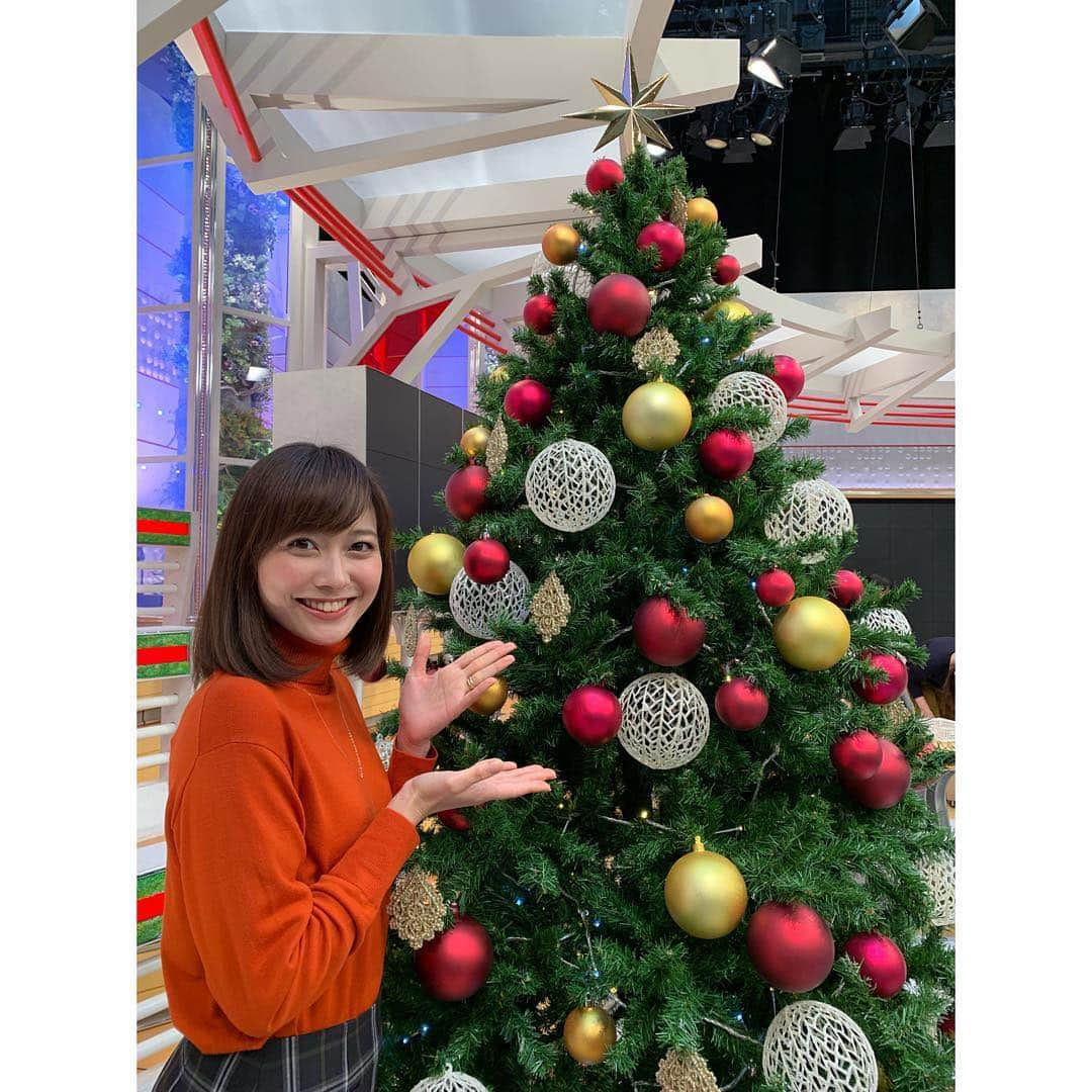 久冨慶子さんのインスタグラム写真 - (久冨慶子Instagram)「今日の衣装は @plst_official  でした🎄 スタジオのツリーと🎅 オレンジのニットでちょっとクリスマスを意識したコーディネートでした✨✨ ＊ ＊ #テレビ朝日 #スーパーjチャンネル #久冨慶子 #アナウンサー #衣装」12月26日 0時08分 - keiko0hisatomi