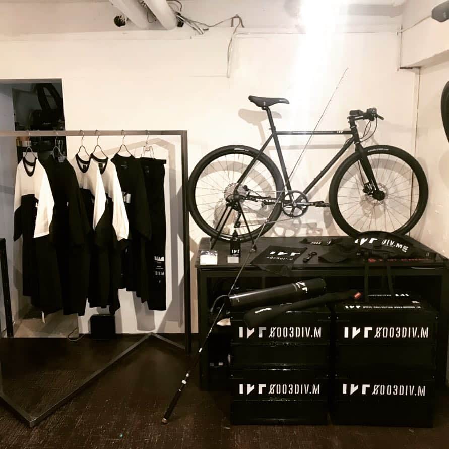 IKEさんのインスタグラム写真 - (IKEInstagram)「ロックバイクス原宿店  20181226〜20190115  nil-ike.com  #ROCKBIKES」12月26日 1時35分 - ike1984official