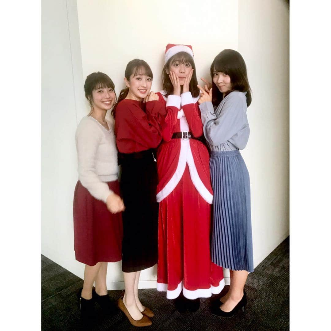 山下耀子さんのインスタグラム写真 - (山下耀子Instagram)「. . クリスマス投稿ラスト！ ２５日終わったけど滑り込ませて！笑 明日香サンタ捕まえたの！！！ . クリスマスはまた来年。 クリスマスもクリスマスイブも 楽しく過ごせて幸せでした☺️💗」12月26日 2時26分 - twinkleyesy