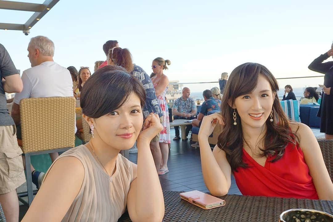 谷中麻里衣さんのインスタグラム写真 - (谷中麻里衣Instagram)「Missing Hawaii and the warm weather 🌴 10 years of friendship ☺️ . 三連休、弾丸ハワイ🌺 . SATC風ドレスコードな日😉 . #ハワイ #ワイキキ #スカイワイキキ #早稲田塾 #慶應 #法学部 #SATC #girlfriends #女子旅 #旅行 #旅行コーデ  #コーデ #ドレスコード #麻里衣旅行」12月26日 15時58分 - marieyanaka