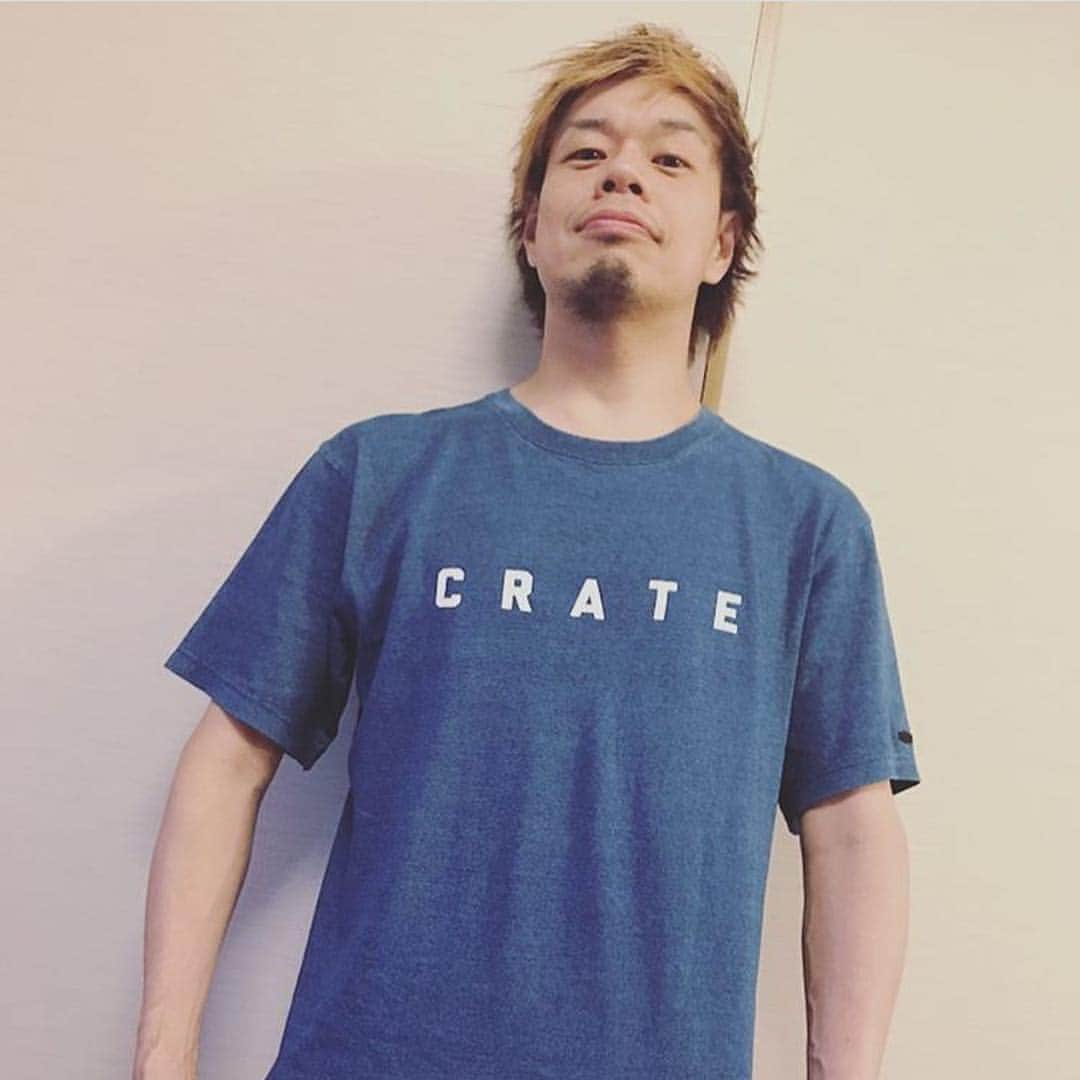 タクマ さんのインスタグラム写真 - (タクマ Instagram)「今日は福岡や。 "CRATE"は福岡の友達、京都大作戦でもお世話になってる大阪籠球会の @yohei12 がプロデュースしてるウェアーや。福岡は大名に『CRATE GARAGE』っちゅうお店があるわ。写真のロゴが描いてある壁あるし行ってみ。 @crate_garage @crate_athletics」12月26日 17時04分 - takumamitamura