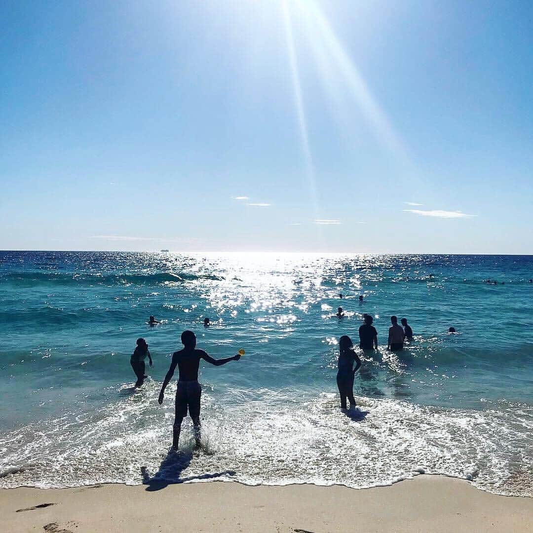 岩垂かれんさんのインスタグラム写真 - (岩垂かれんInstagram)「My first summer Christmas🎄🌊🎅🏾 #summerchristmas #2018」12月26日 17時05分 - kareniwadare