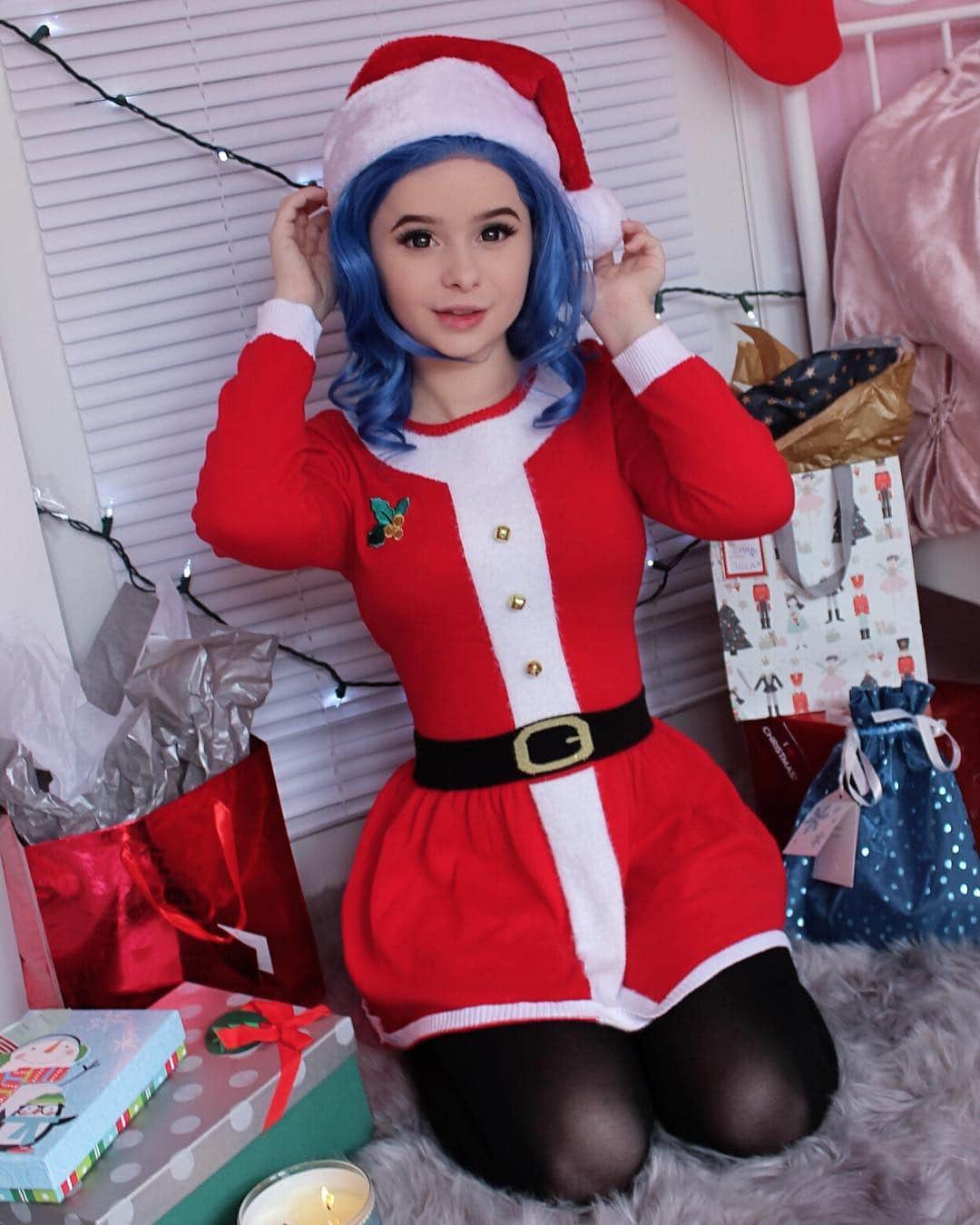 レベッカさんのインスタグラム写真 - (レベッカInstagram)「Merry Christmas & Happy Holidays everyone! 🎄🎁 ☃️ Here’s a Christmas Levy :^) I finally have some quality pics to post!」12月26日 8時56分 - ichigochii
