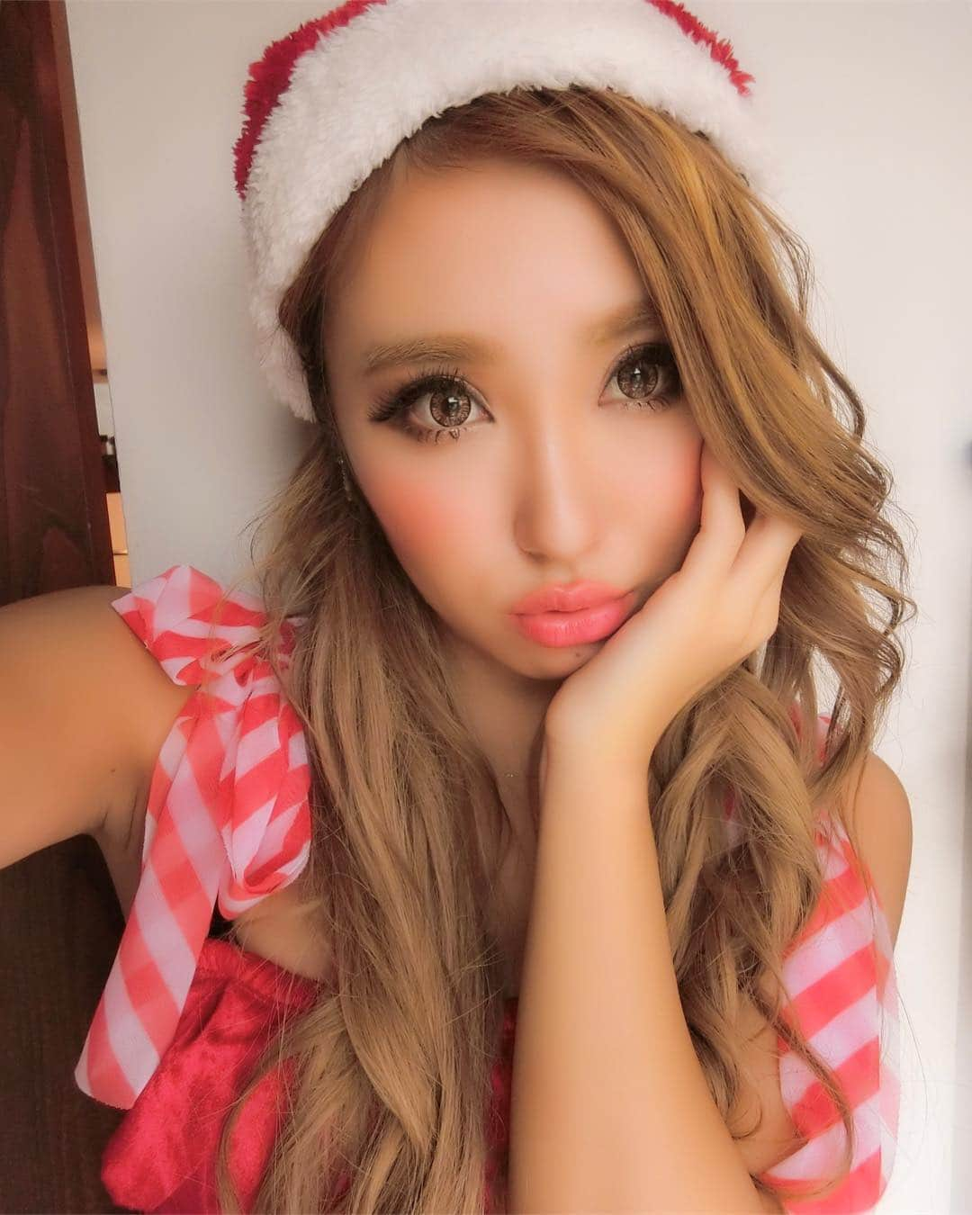 HIKARUさんのインスタグラム写真 - (HIKARUInstagram)「いつの間にか寝て 終わっちゃったクリスマス🧸🎄 また来年💗 #cjd #cyberjapandancers  #christmas #xmas #cyberjapan  #japan #hika  #tokyo #japanesegirl #bikini #likes #photography #photo #hair #make #サイバージャパンダンサーズ #サイバージャパン #撮影 #カメラ #グラビア #ヘアメイク #ヘアアレンジ #水着 #東京 #ひか #クリスマス #サンタ #コスプレ」12月26日 9時35分 - hikaru__0211