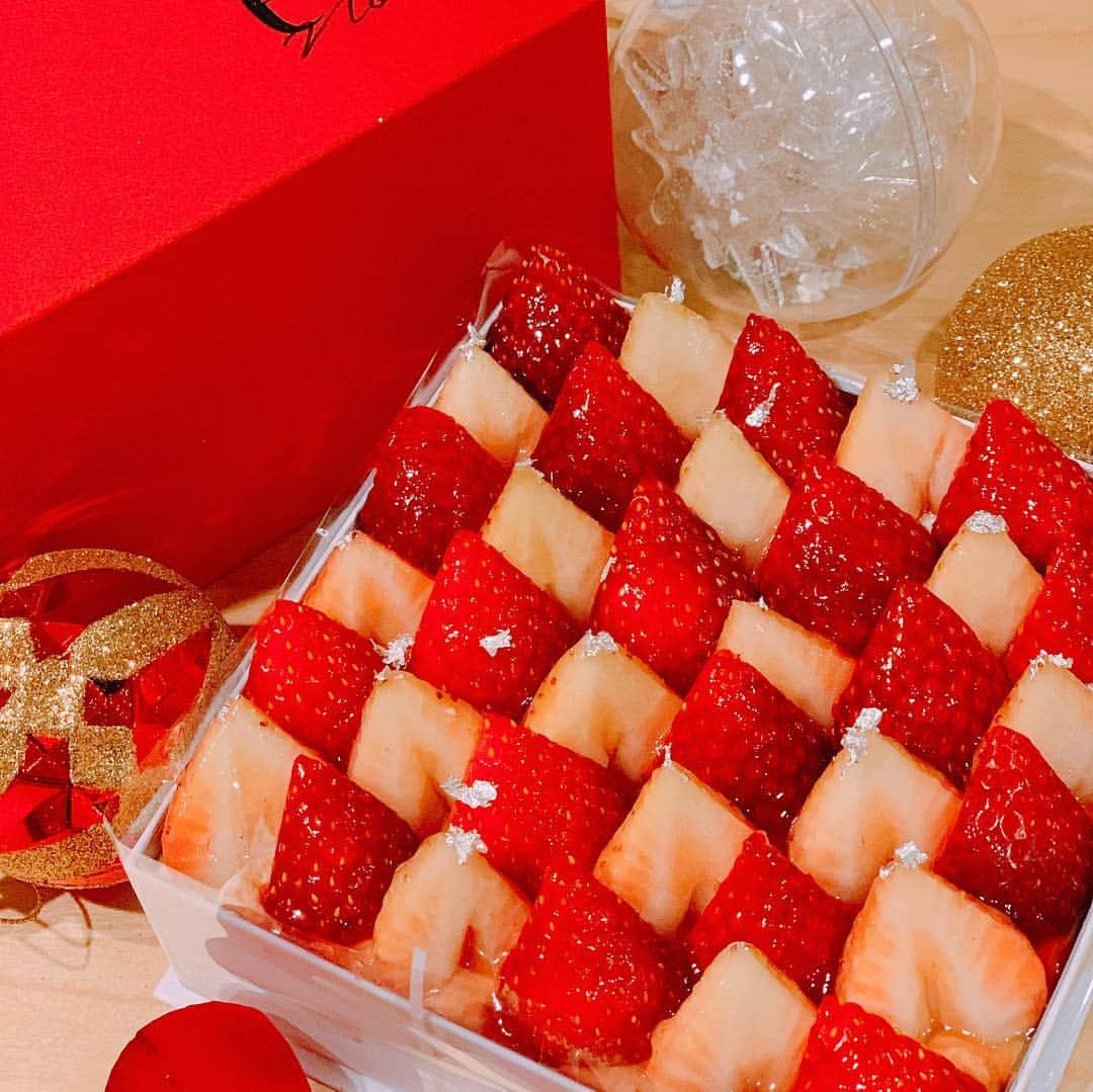 柴崎竜人のインスタグラム：「今年も美味しゅうございました。  #ete #クリスマスケーキ #merrychristmas」