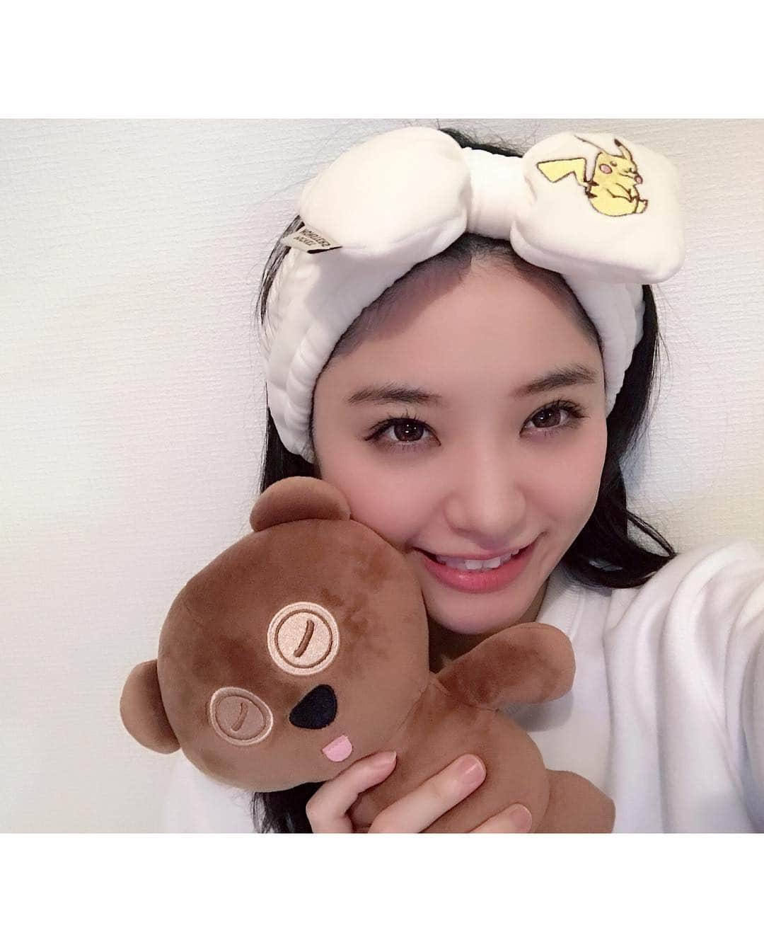 Kozueさんのインスタグラム写真 - (KozueInstagram)「♡♡♡ お家にサンタさんきましたか？♡🎅 私はきたよ🥰♪笑 クリスマスプレゼントありがとうございました♪♪♪大事に使わせて頂きます！ . . マネージャーさん♡ともさん♡うそつきさん♡ボンバーさん！ありがとうございます😭💓 ‪#cyberjapan #cyberjapandancers #サイバージャパン  #kozue #こずえ #cjd_kozue #こっちゃん‬」12月26日 17時22分 - kochaofficial_