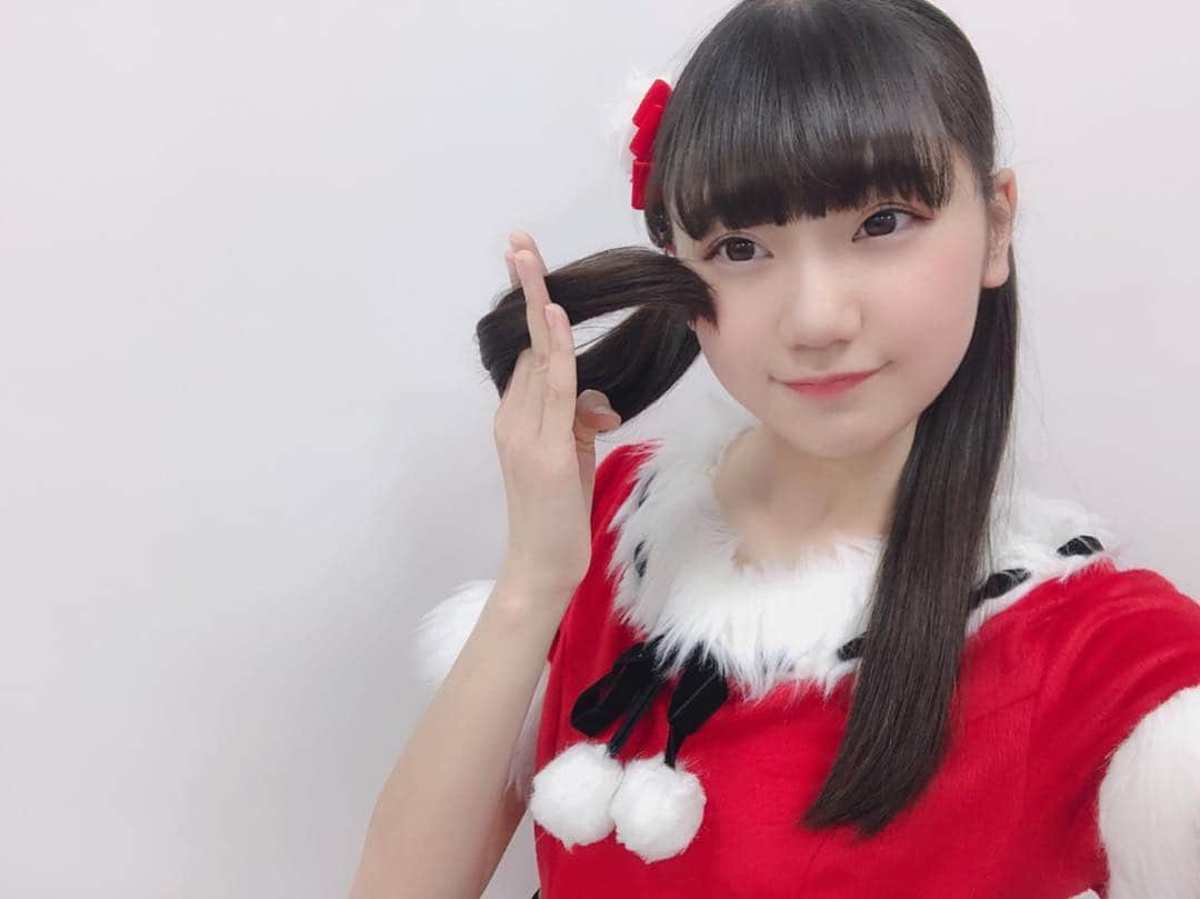 藤崎未夢さんのインスタグラム写真 - (藤崎未夢Instagram)「♡ クリスマス終わっちゃって寂しい😢 魂抜けてる〜 . でも今年は 22日の握手会 23日の握手会 24日の研究生公演初日 25日のチームNⅢ クリスマス公演 25日のチームG クリスマス公演 ってすごくたくさんサンタさんになれたし、 ずっとファンの皆さんと一緒に過ごせて、 3公演とも違うクリスマスの曲をやって、 なんだかんだで今までで一番楽しいクリスマス過ごせたと思うの🎄 . . #NGT48 #藤崎未夢 #クリスマス #さよなら」12月26日 13時09分 - miyu_miyu_ngt48