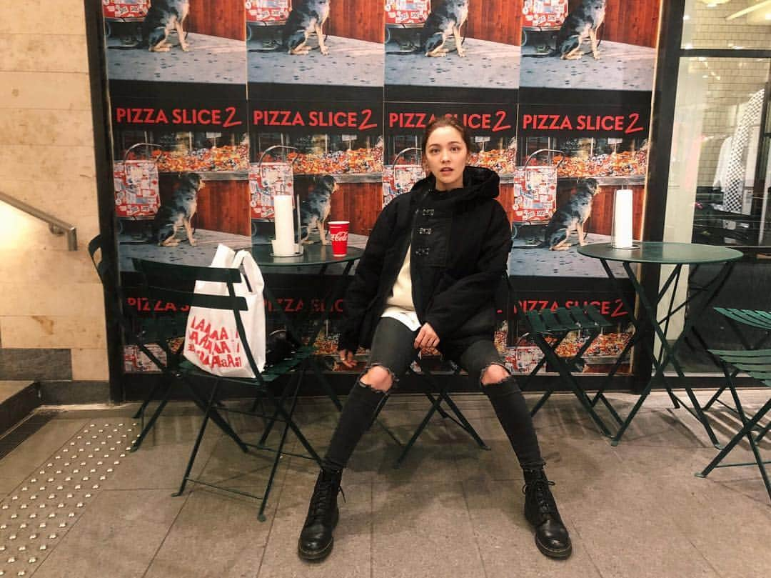 ステファニーさんのインスタグラム写真 - (ステファニーInstagram)「🍕🍿🔥❤️ PIZZA HOLIC. #love #fashion #style #outfit #black #neighborhood #pizza #tokyo」12月26日 18時05分 - steph_0928_