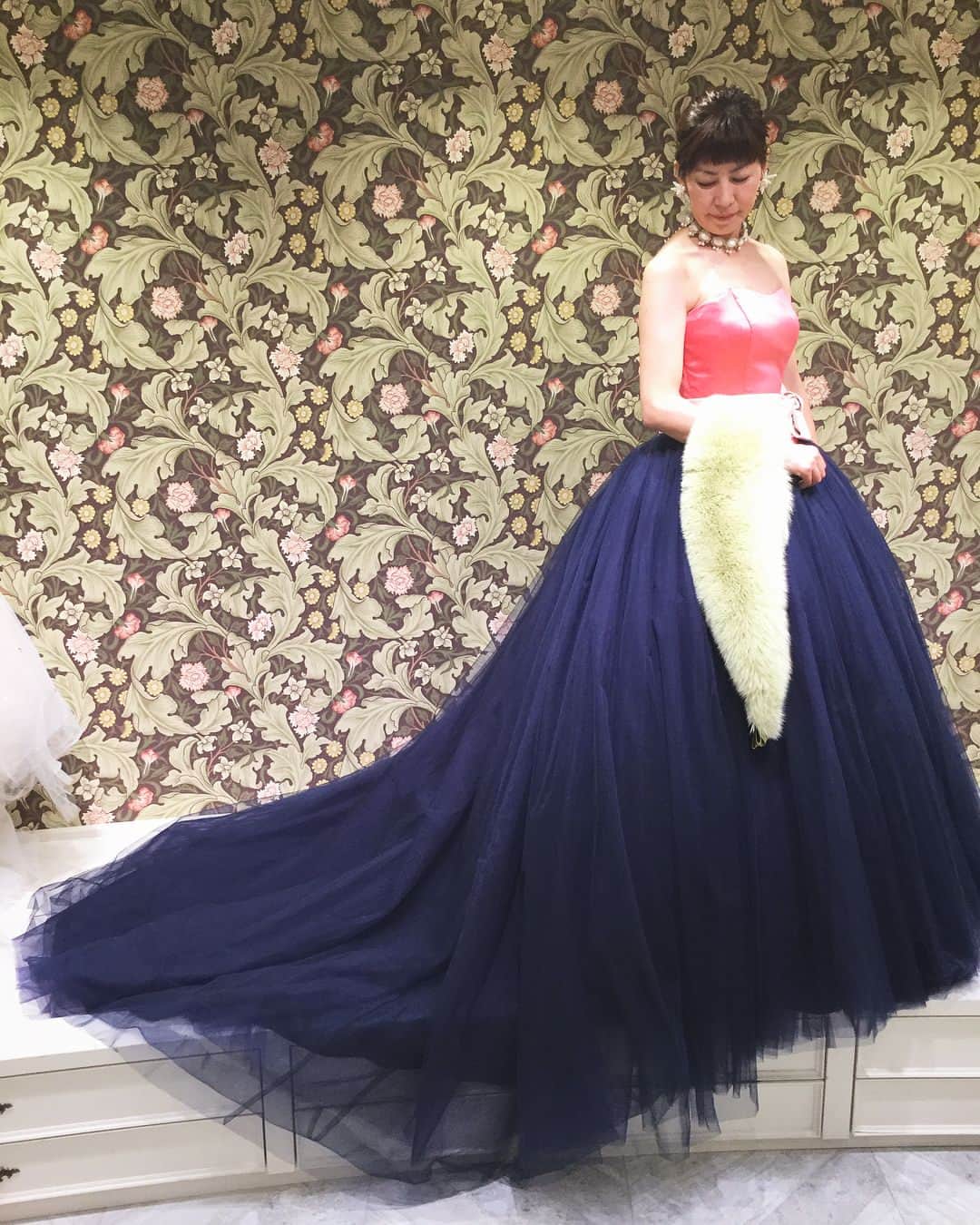 ngh_weddingboutiqueのインスタグラム：「・ 先日の #誰でも試着会  にお越し頂きありがとうございました✨ ・ ・ ドレスを着る楽しさ や小物のセレクトでがらりと雰囲気の変わるコーディネートを楽しんで頂く事が出来ました☺️ ・ ・ これからも 多くの方に  ドレスアップの楽しさを体験して頂きたいと思っております💍 ・ ぜひ お気軽にお問い合わせくださいませ✨ ・ ・ 《お問い合わせ先》 📞092-739-1141 📧wb-contact@ffines.jp #ngh_weddingboutique」