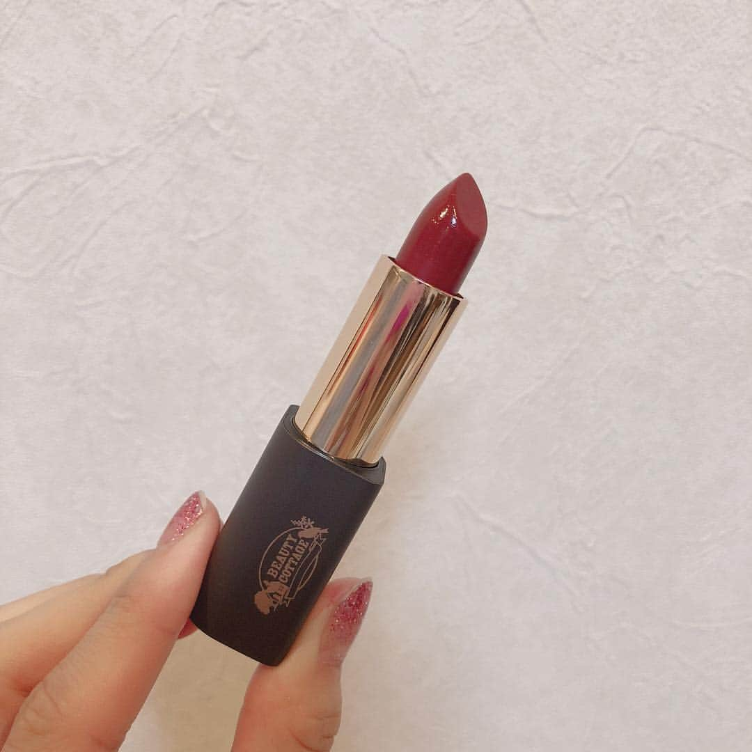 松川星さんのインスタグラム写真 - (松川星Instagram)「最近リップは @beautycottage_japan さんのLUXURY VELVET MATTE LIPSTICK No.5を使ってます☺️ お人形さんみたいな唇になる‪❤︎ ‬ こういう色初めて挑戦したけどどうかな〜？」12月26日 19時46分 - akarin__rin