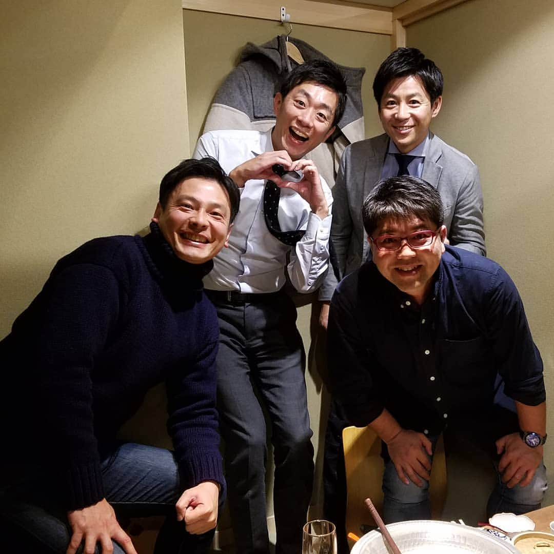 田畑竜介さんのインスタグラム写真 - (田畑竜介Instagram)「いやー楽しかった😆  局の垣根を越えて ざっくばらんに語り合いました✨  #kbc #rkb #fbs #tnc  #アナウンサー #おびの会」12月26日 23時32分 - tabacchi_rkb