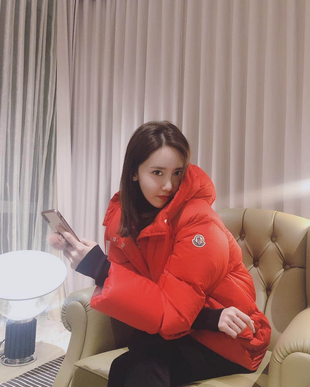 ユナさんのインスタグラム写真 - (ユナInstagram)「잇츠 무표정😐 #융스타그램」12月27日 0時18分 - yoona__lim