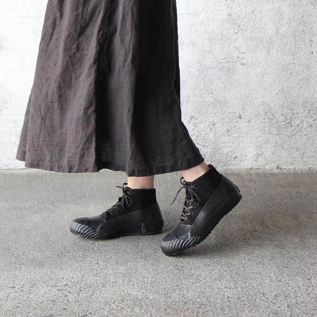 のインスタグラム：「ALWEATHER / BLACK #moonstar #madeinkurume #finevulcanized #alweather」