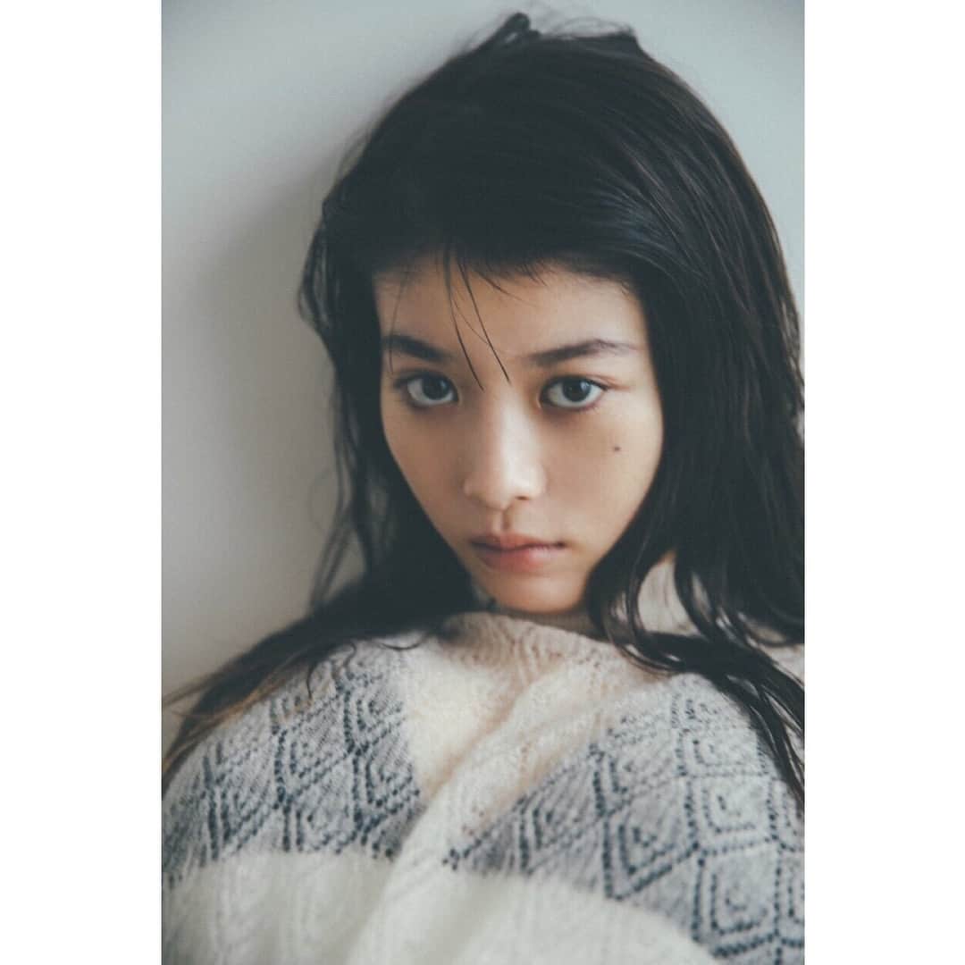 馬場ふみかのインスタグラム：「. photo @tokyojorkphotogram  styling @ishida_aya  hair makeup @risako_hm  model @fumika_baba」
