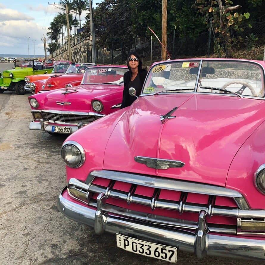青山恭子さんのインスタグラム写真 - (青山恭子Instagram)「. 「Cuba」 . . . #cuba #キューバ #havana #ハバナ #社会主義国 #チェゲバラ #クラシックカー」12月27日 15時41分 - aokyon27