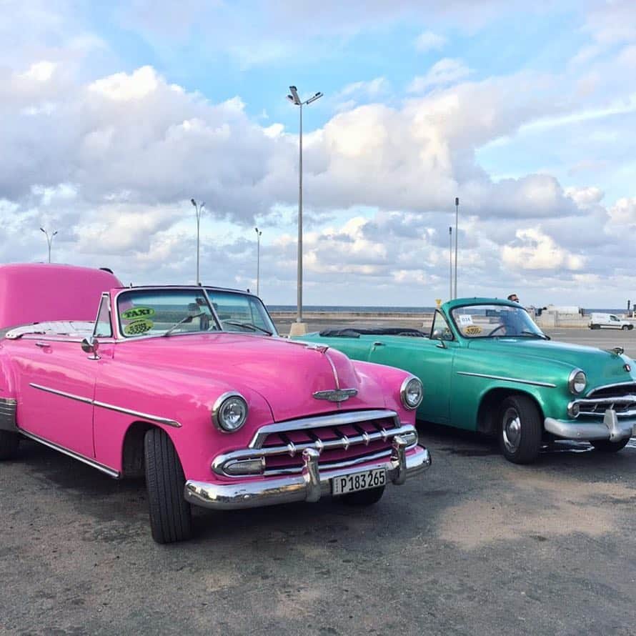 青山恭子さんのインスタグラム写真 - (青山恭子Instagram)「. 「Cuba」 . . . #cuba #キューバ #havana #ハバナ #社会主義国 #チェゲバラ #クラシックカー」12月27日 15時41分 - aokyon27