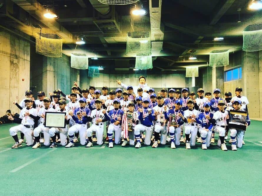 金子千尋さんのインスタグラム写真 - (金子千尋Instagram)「今日は毎年恒例の長野での野球教室⚾️ ． #金子千尋カップ まさに #野球教室あるある そのあとは #駅前テレビ の収録 そして #子供たちからも #スーを差し上げます #👉 関西ではないので 子供たちが#スー を知らず(>_<) ． #ゴイゴイスー」12月27日 23時04分 - kanekochihiro_official