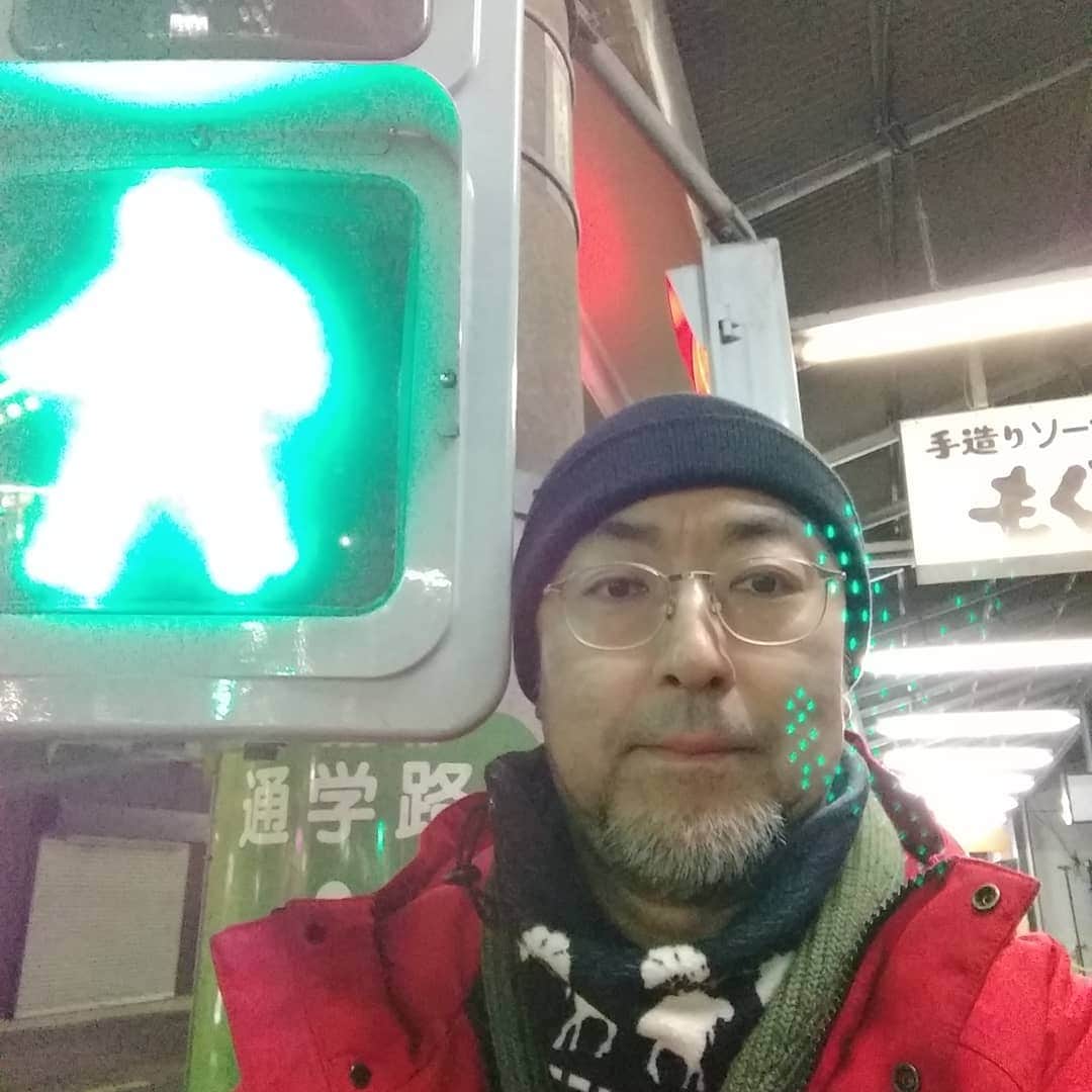 ブルボン小林さんのインスタグラム写真 - (ブルボン小林Instagram)「西荻窪の背の低い信号機。 今日はメテオ「ファミ詣」のゲーム決めです。」12月28日 1時43分 - bourbon_kobayashi