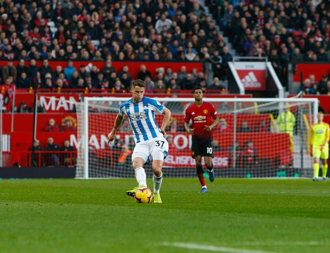 エリック・ドゥルムさんのインスタグラム写真 - (エリック・ドゥルムInstagram)「We‘ll keep fighting!! Thanks to all the supporters 🙏🏻 #htafc #37 #terriers」12月28日 2時26分 - _erik37durm