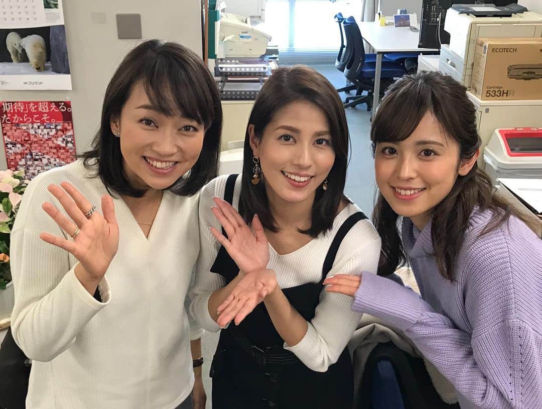 戸部洋子のインスタグラム：「本日、年内最後のめざまし放送終わりの永島ちゃんと久慈ちゃんと😍💕2018年も毎朝みんなお疲れ様でした😂  さて、年明け1月4日の朝5:25〜8:00放送！ 「めざましテレビ新春特別版」の今年みなさまにいい事がありますように！開運SPコーナーにて、ナレーションを担当しましたー😘  ゲッターズ飯田さん監修による開運ベストスポット！ランキング形式で次々とご紹介してます❣️ 年明け是非ご覧いただけたら嬉しいです😘  #めざましテレビ#めざましテレビ新春特別版#フジテレビ#フジテレビアナウンサー#永島優美#久慈暁子」