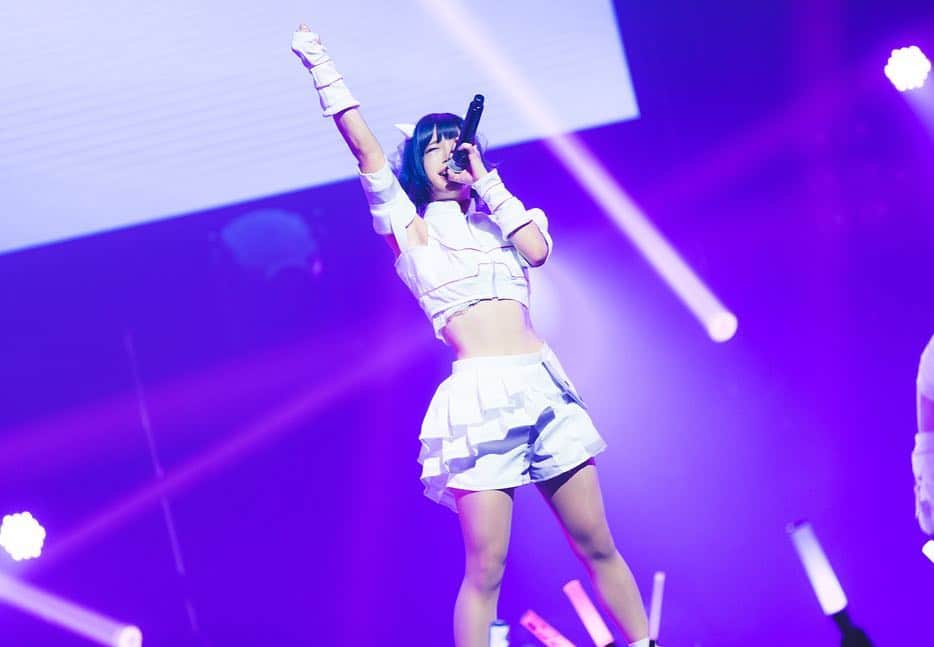 のインスタグラム：「EX THEATER ROPPONGI_20181226  Photo @majima909 Costume @kinokopink Hair @imaiyutaro  #CY8ER#5th#onemanshow #japaneseidol#killremote」