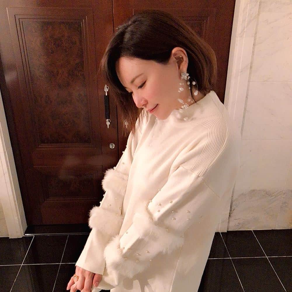 のインスタグラム：「ニットワンピースやsexyワンピース👗  このピアスも全部、ここのお店で買ったよー❤️ 福袋は10万円相当のお洋服はいってるみたい^ ^ #selectshopleeen#薄化粧」