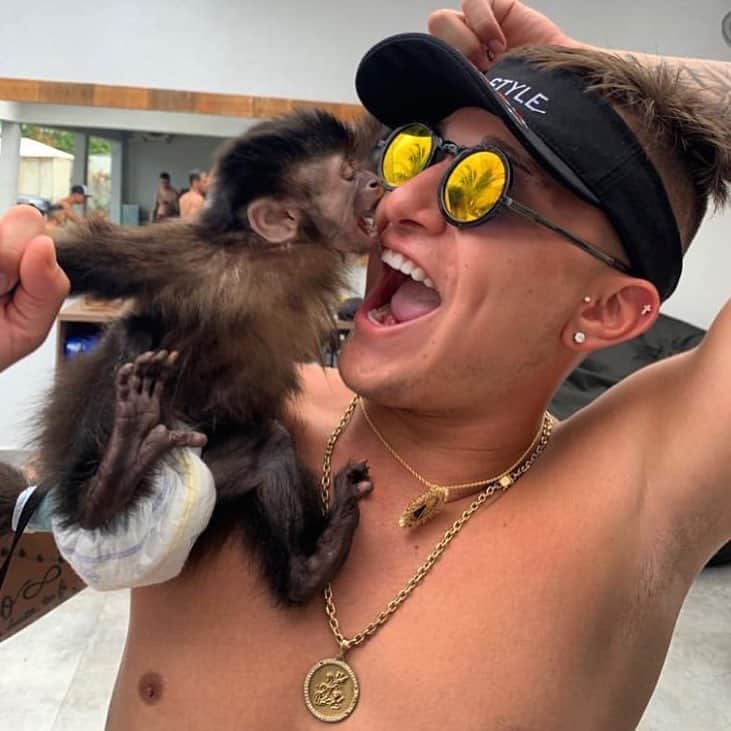 MC GUIのインスタグラム：「🐵❤️」