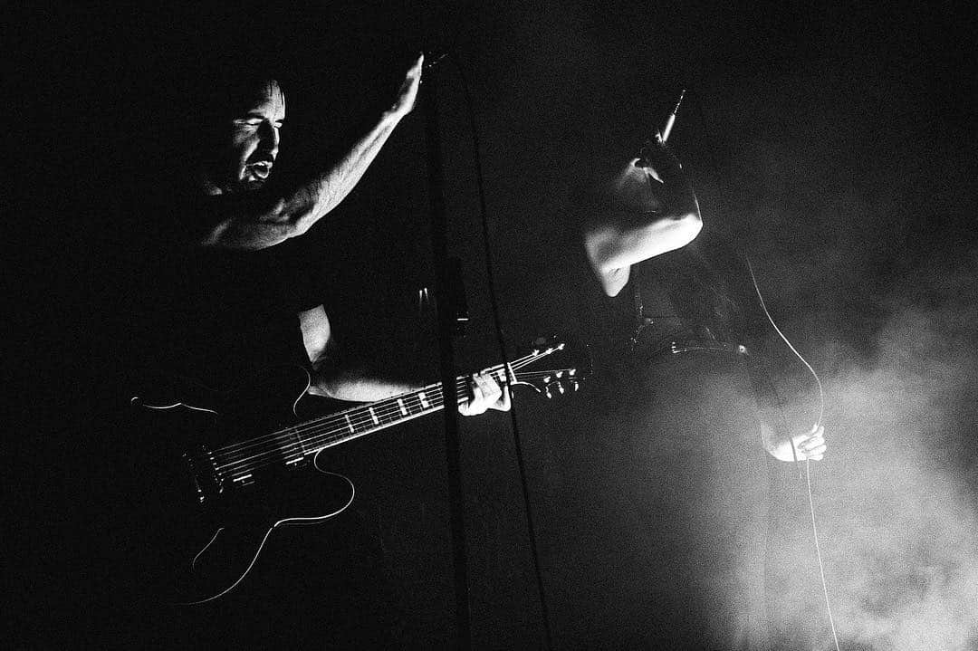 ハウ・トゥ・デストロイ・エンジェルスのインスタグラム：「TBT December 15th with @nineinchnails.  Photo by @bornwarm」